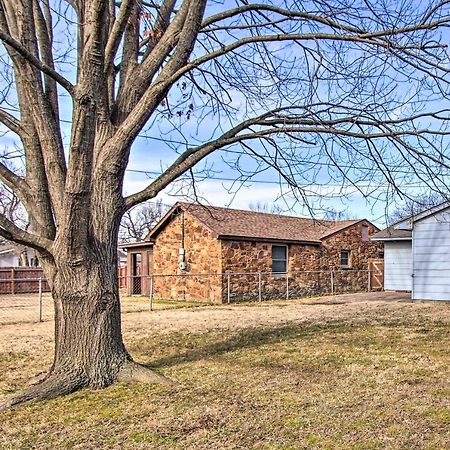 Dog-Friendly Bartlesville Retreat With Yard! מראה חיצוני תמונה